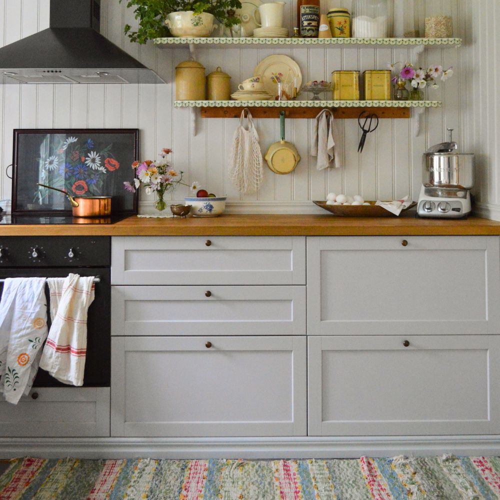 Inspiration For A Country Kitchen With Retro Details And Classic   Cover Lantligt 